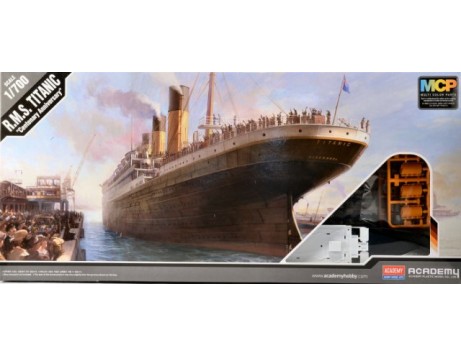 R.M.S Titanic 1/700 Modèle à coller Academy
